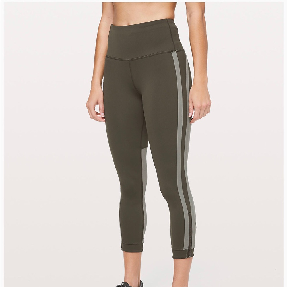 Lululemon zip the line crop LIKE NEW